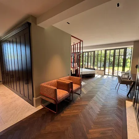 La Jasso Hotel, Maison De Famille ホテル *